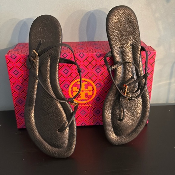 NIB Tory Burch Emmy Sandal. Size 11 - Picture 1 of 7